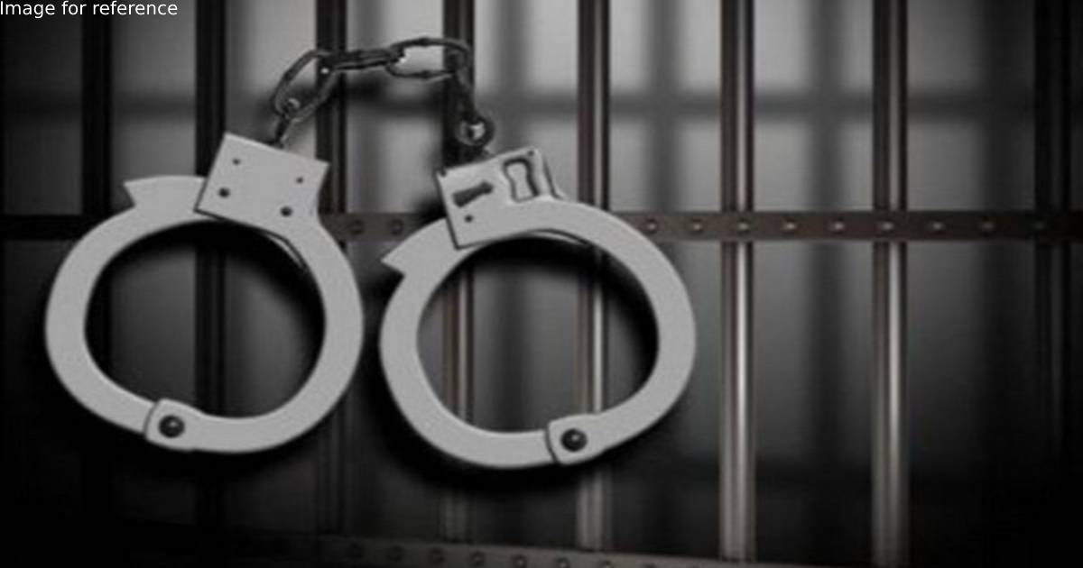 Economic Offences Wing arrests 2 wanted men from Delhi's Shahdara